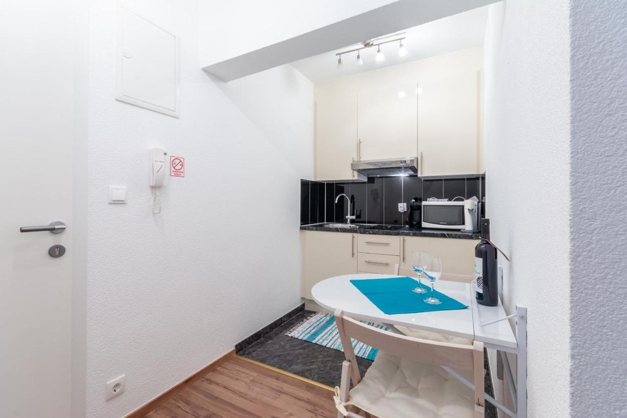 Family Friendly Apartments With A Swimming Pool Stanici, Omis - 18676 Extérieur photo